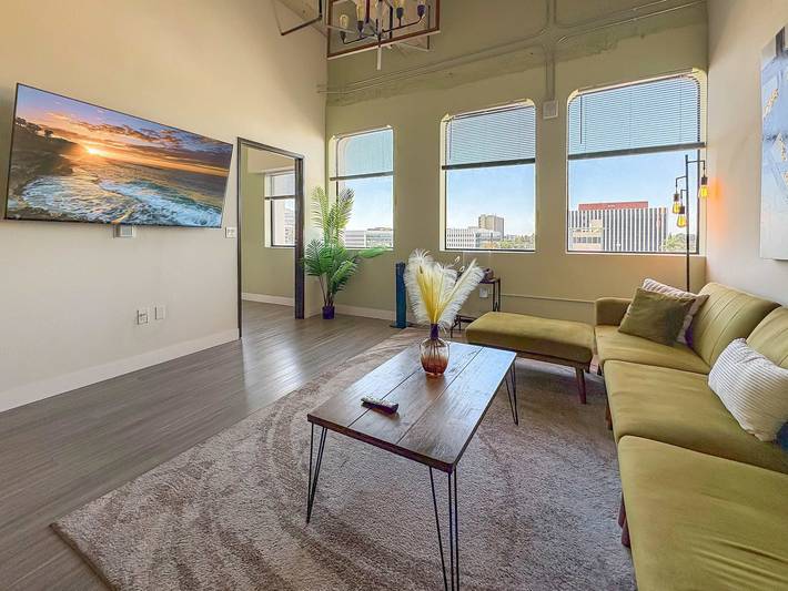 Loft for 3 people, with yard, kid friendly in Orange County