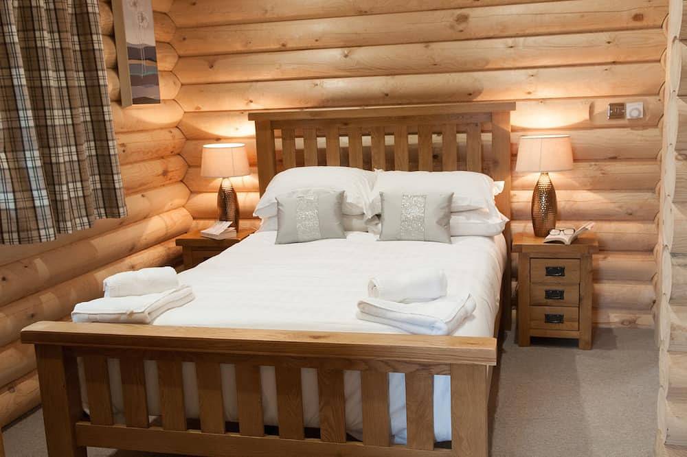 Luxury Scandinavian Log Cabin With Huge Private Hot Tub in Northumberland