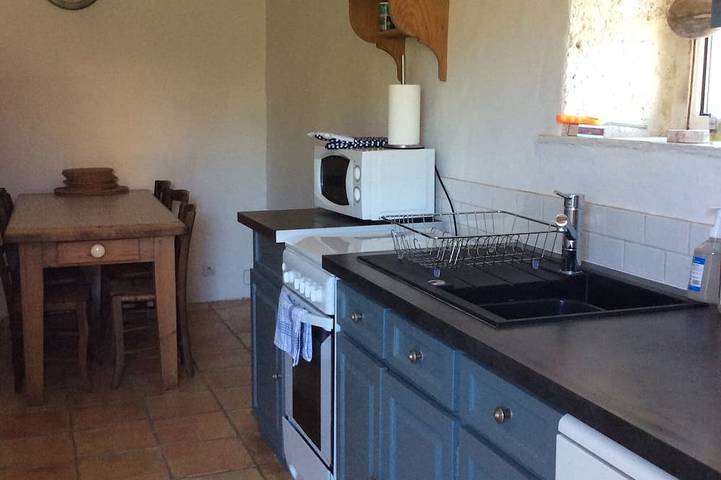 Gîte pour 5 personnes, avec jardin et piscine à Landrais - 4