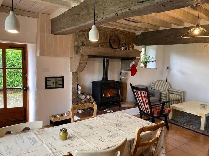 Gîte pour 7 personnes, avec terrasse ainsi que vue et jardin, adapté aux familles à La Comelle