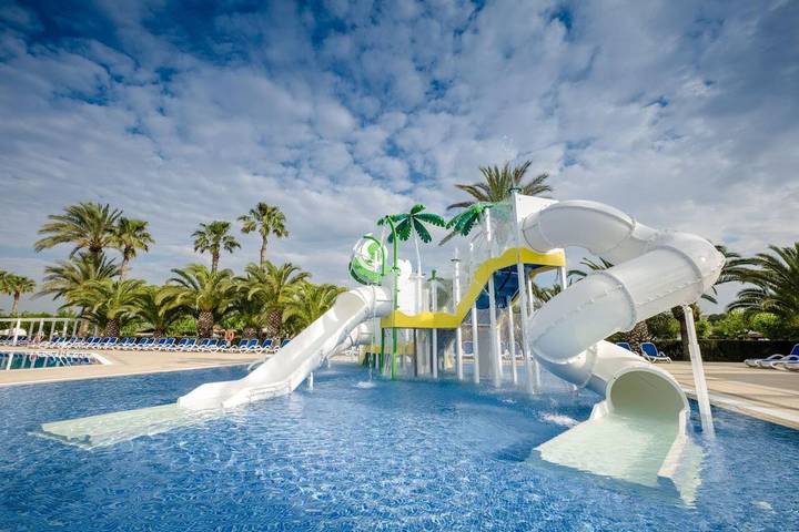 Apartamento para 4 personas, con Terraza y Jardín además de Piscina para niños y Piscina en Vendrell