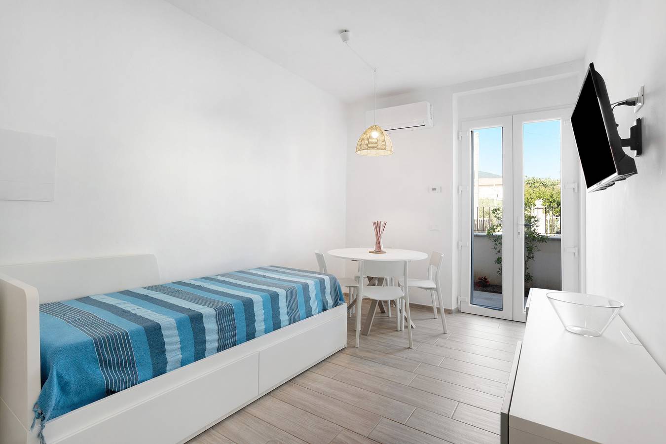 Ganze Wohnung, "Appartamento 1" in Strandnähe mit Wlan und Garten in Fiumaretta di Ameglia, Ameglia Gemeinde