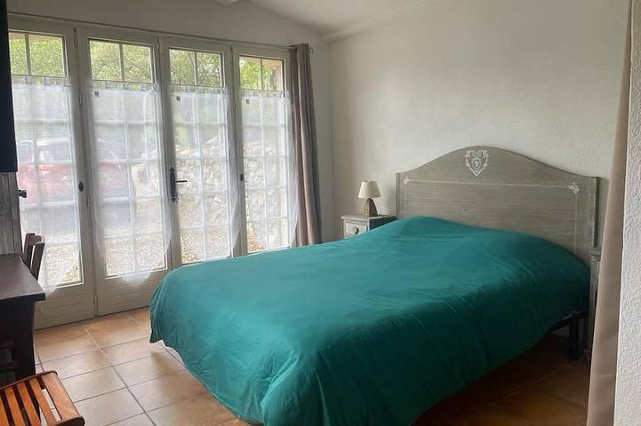 Location de vacances pour 6 personnes, avec terrasse et jardin à Bargemon - 2