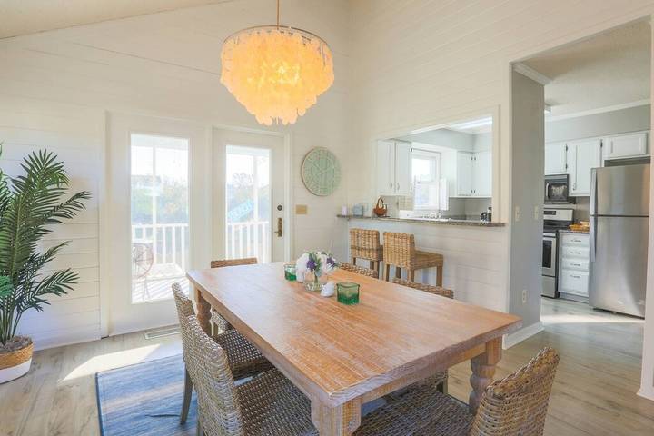Vacation house for 8 people, with pool and terrace in Isle of Palms