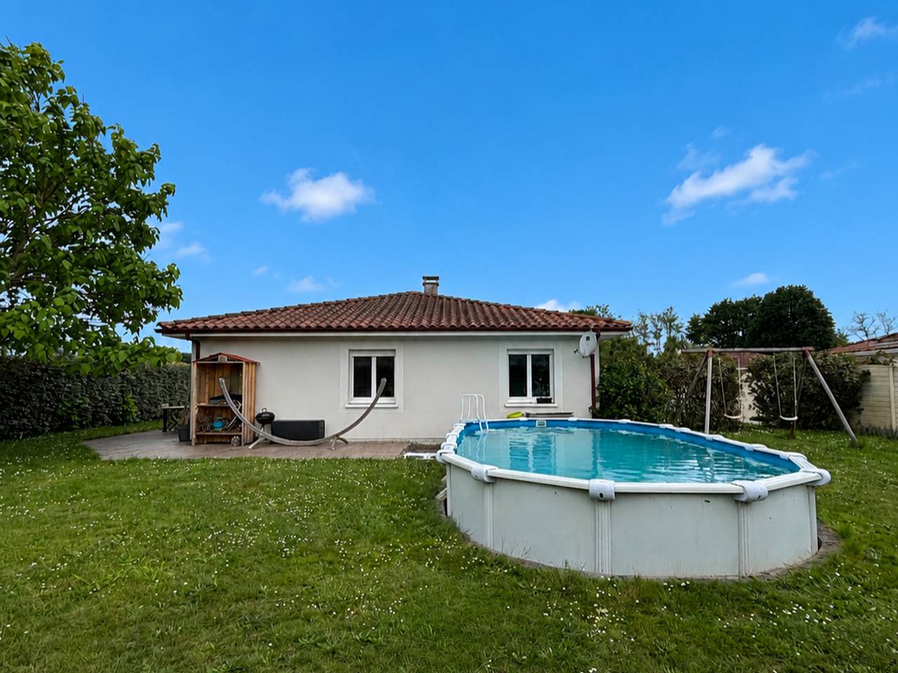 Maison Confortable à Biscarrosse avec Piscine Privée et Animaux Acceptés in Biscarrosse (bourg), Biscarrosse