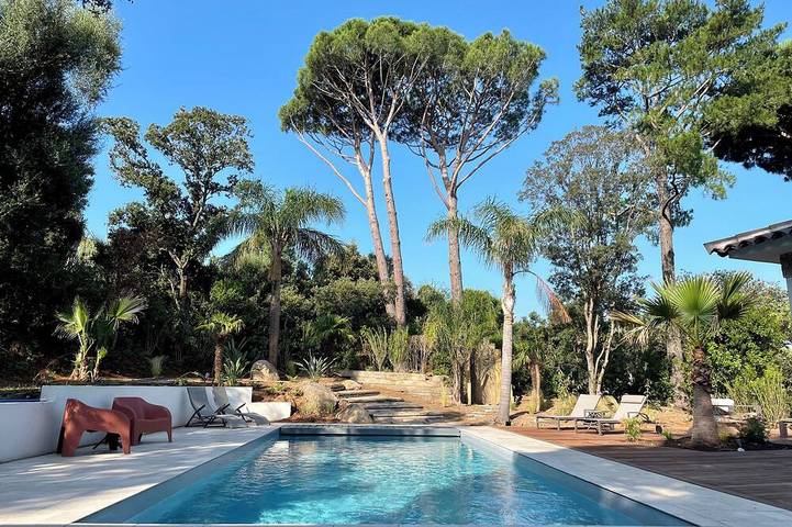 Location de vacances pour 10 personnes, avec Terrasse et Jardin dans Plage Cala Rossa