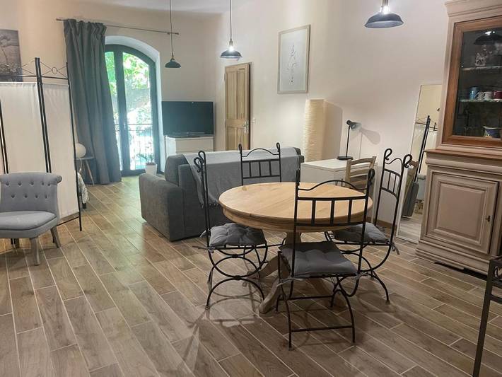 Apartamento de vacaciones para 4 personas, con jardín y jacuzzi - 1