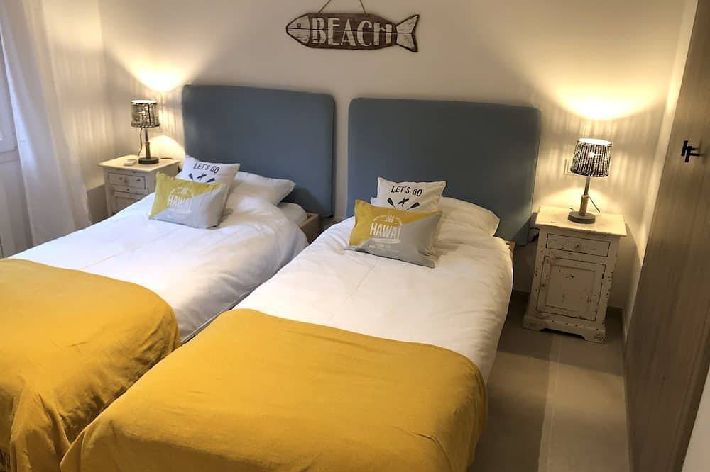Sea view villa in top location - own pool - 3 bedrooms / 3 bathrooms - everything within walking distance! in Cala d'Or, Santanyí