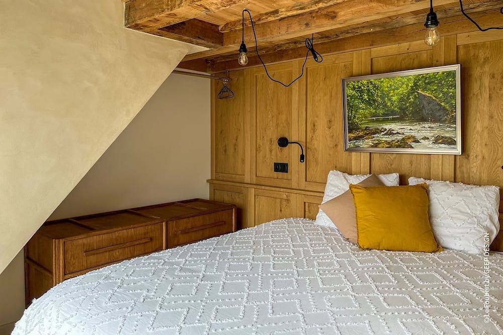 Le Foubert : chalet luxueux avec vue imprenable sur Saint-Céneri-le-Gérei. in Village de Saint-Ceneri-le-Gerei, Saint-Céneri-le-Gérei