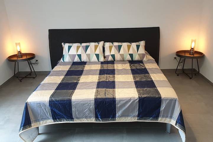 Ganze Wohnung, Casa Elea, die Ferienwohnung mit privater Terrasse + Garten am Tor zum Bodensee in Stockach, Hegau