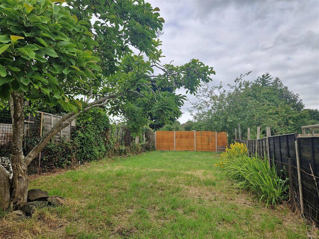 1-Bed Home for 2, Parking, Garden & Great Location in Worcester, Worcestershire