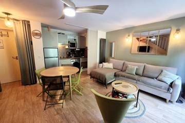 Gîte pour 4 personnes, avec terrasse et sauna à Les Déserts