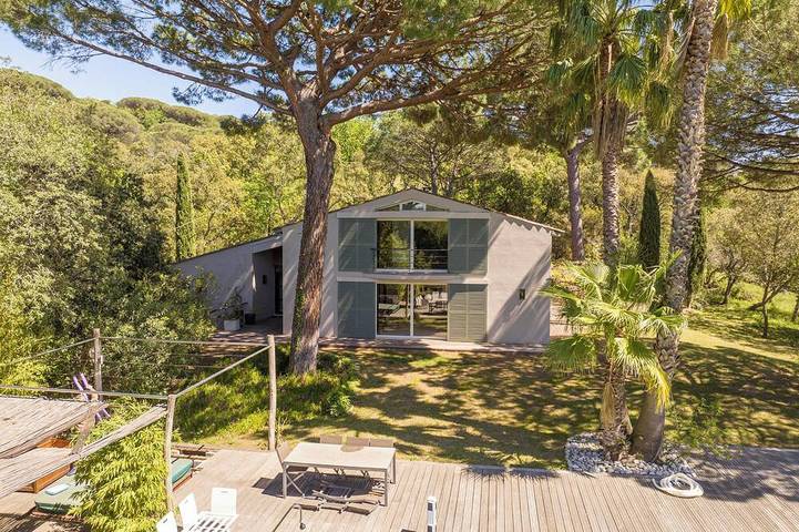 Villa pour 8 personnes, avec Balcon ainsi que Jacuzzi et Jardin à Gassin