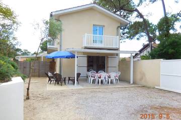Gîte pour 8 personnes, avec balcon ainsi que jardin et jacuzzi dans Office De Tourisme De Capbreton