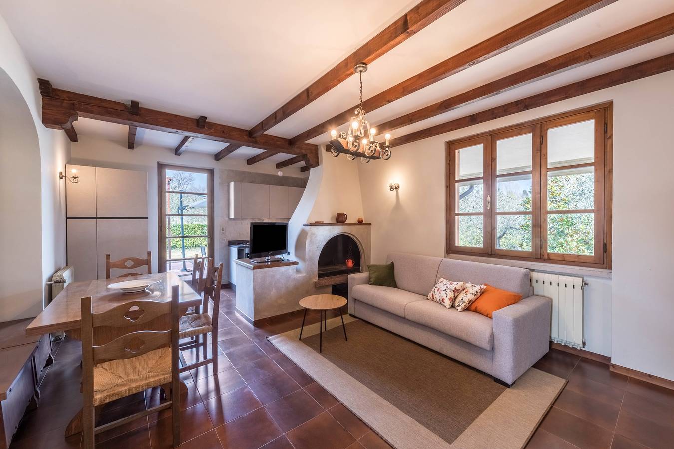 Gemütliche Villa 'Casa degli Ulivi' mit privater Terrasse, Garten und Wlan in San Felice del Benaco, Gardasee-Berge