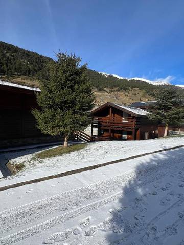 Gîte pour 4 personnes, avec vue et terrasse, animaux acceptés dans Incles