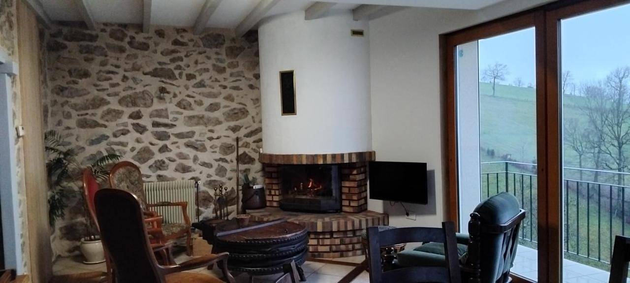 Four-Bedroom House in Rieupeyroux, Aveyron