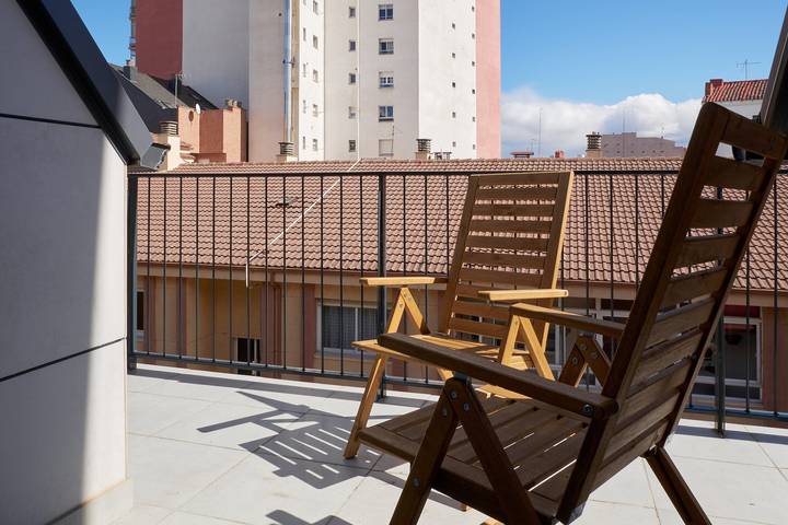 Apartamento entero, Apartamento 'Pardo 3' con terraza privada, Wi-Fi y aire acondicionado in León, Cordillera Cantábrica