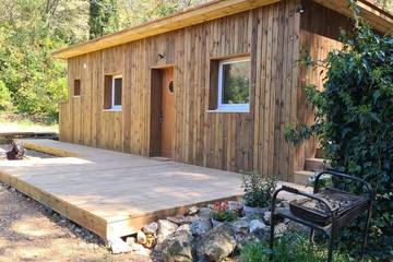 Gîte pour 2 personnes, avec terrasse ainsi que vue et jardin à Meyreuil