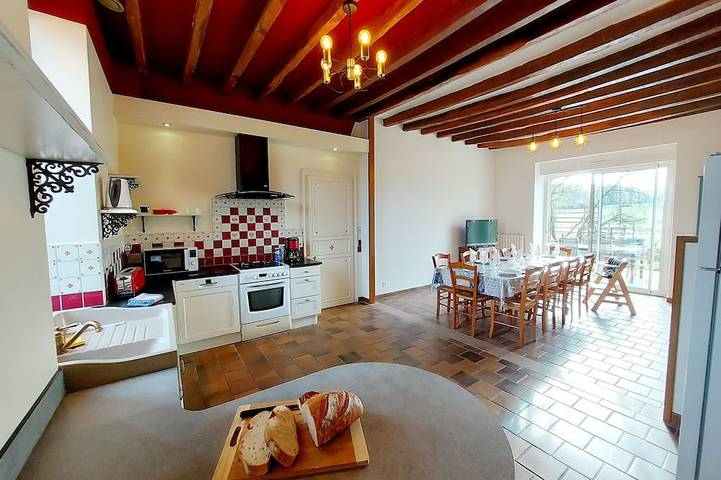 Maison de vacances pour 11 personnes, avec terrasse et jardin à Saint-Aubin-du-Désert