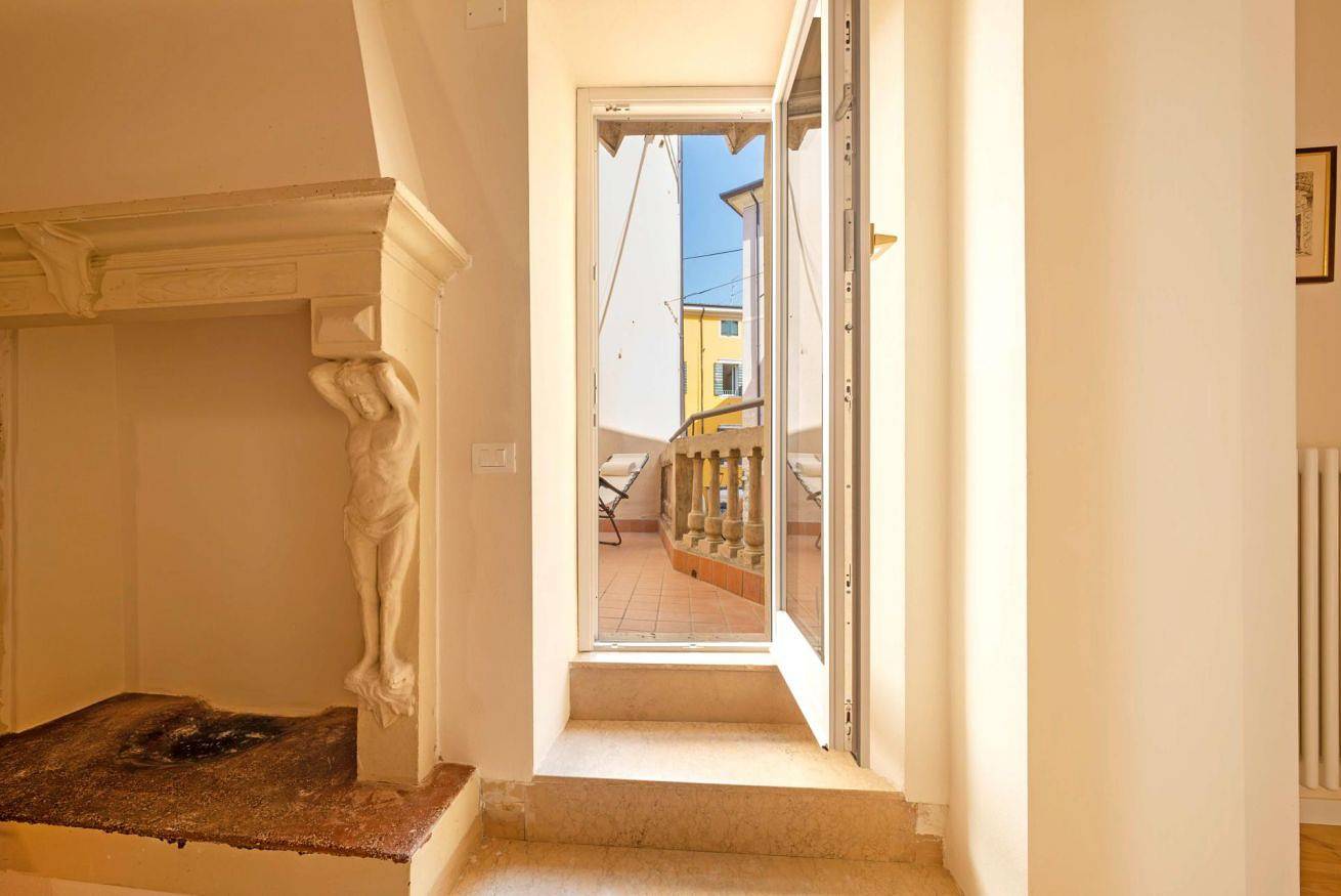 Ganze Wohnung, Apartmentsgarda - Loggia Libertà in Garda, Gardasee-Berge