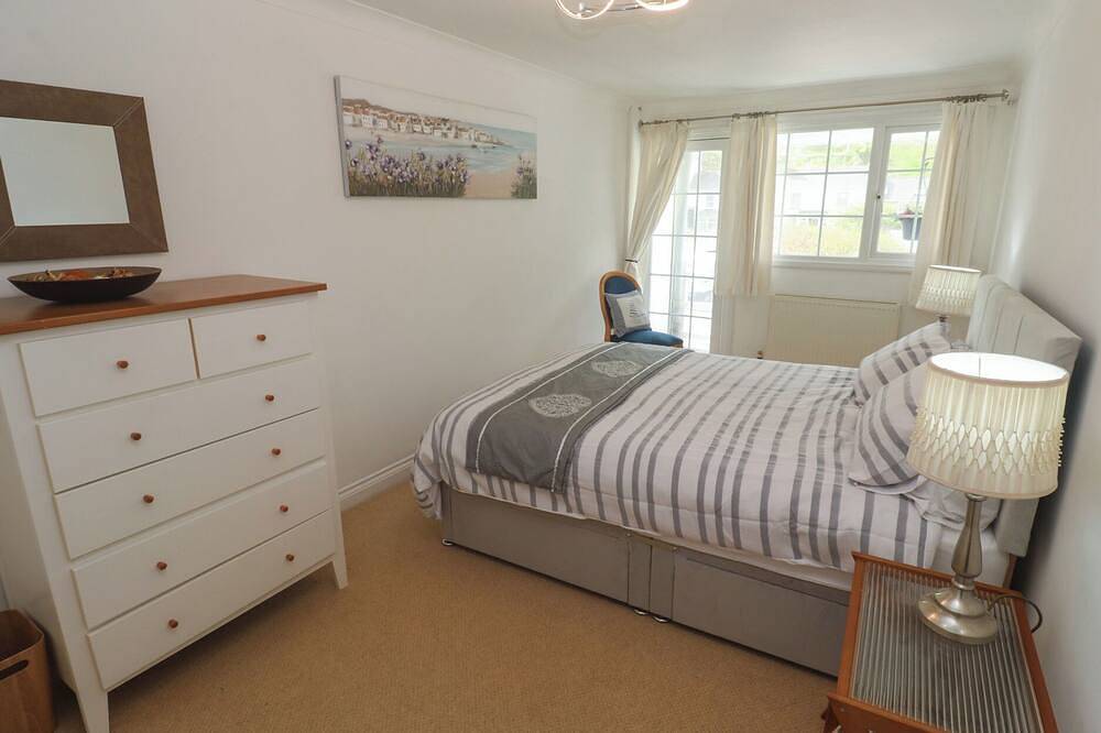 16 Forth An Nance, pet friendly, country holiday cottage in Portreath in Portreath, Cornwall
