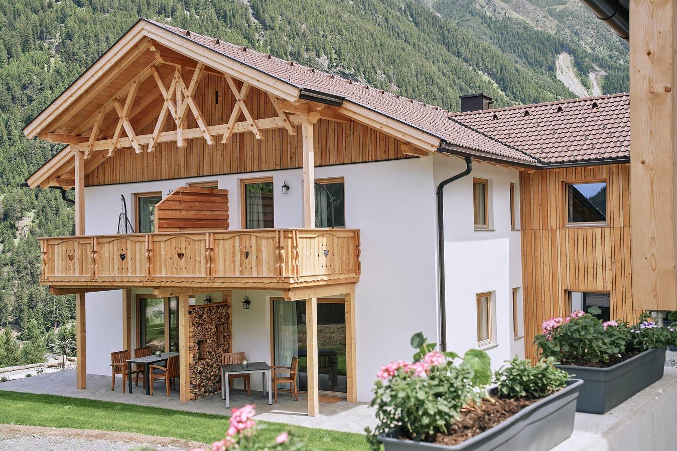 Ganze Ferienwohnung, Apartment Alpenrose in Stubaier Alpen, Längenfeld
