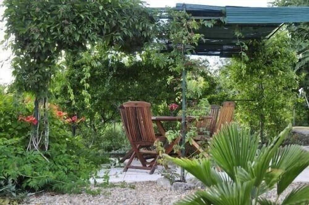 Maison de charme au calme ,  vue magnifique et  piscine privative in Caseneuve, Parc naturel régional du Luberon