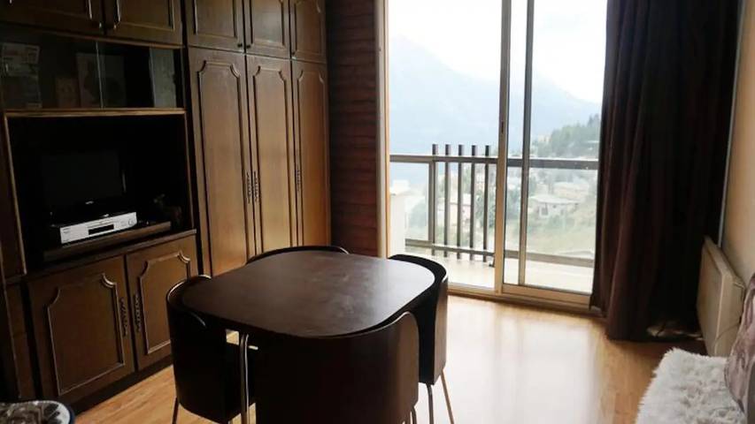Chalet pour 5 personnes, avec balcon à Orcières