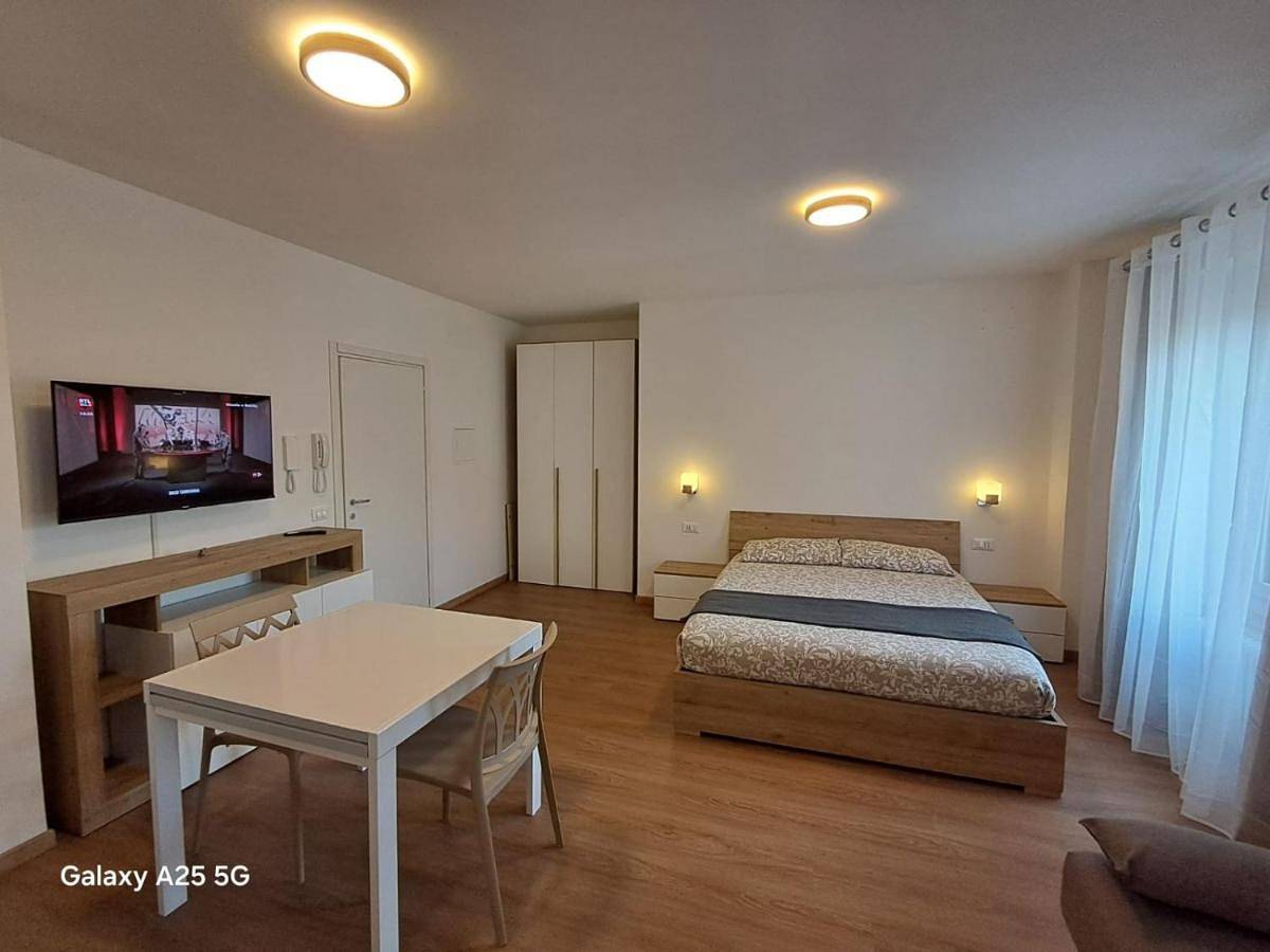 Appartement entier, Two-Bedroom Apartment in Cles, Massif de Brenta