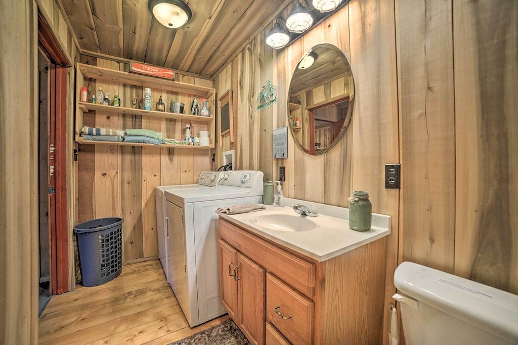 Fernkabine mit Feuerstelle und Teich - in der Nähe des Kentucky Lake in Kentucky Lake