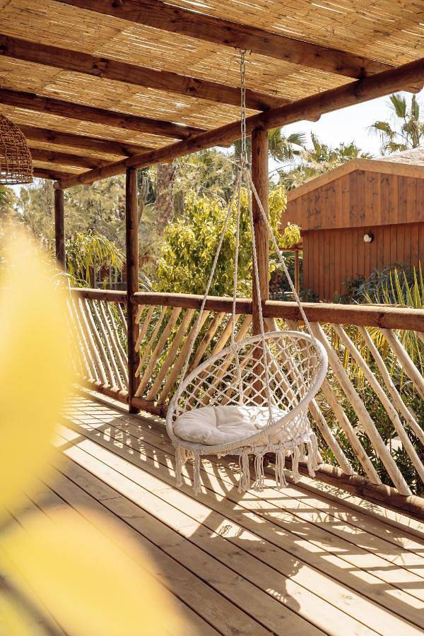 Parc de vacances pour 6 personnes, avec bassin pour enfant et piscine ainsi que jardin et vue dans le Sud de la France - 3