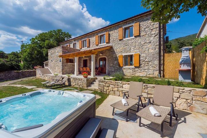 Ferienhaus für 7 Personen, mit Garten