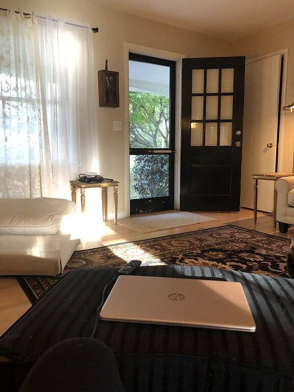 Tryon Love 2 min walk to downtown. Wood fireplace. Monthly rentals only. in Tryon, Polk County NC