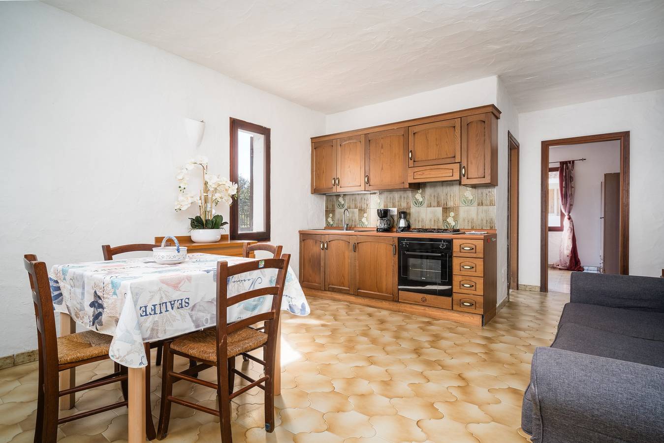 Entire apartment, Apartment 'Nibaru 1 Mare' with Shared Terrace, Shared Garden and Wi-Fi in Budoni, Olbia-Tempio
