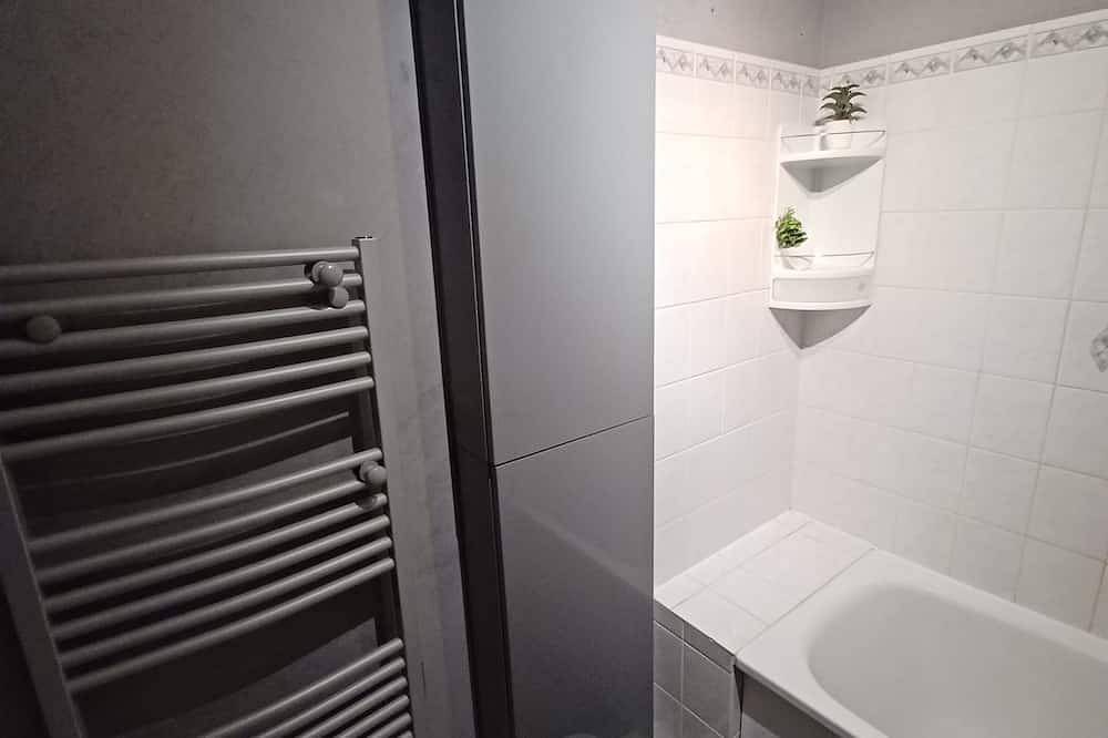 Entire apartment, Appartement Meublé T1bis Mérignac Bourran in Mérignac, Bordeaux region