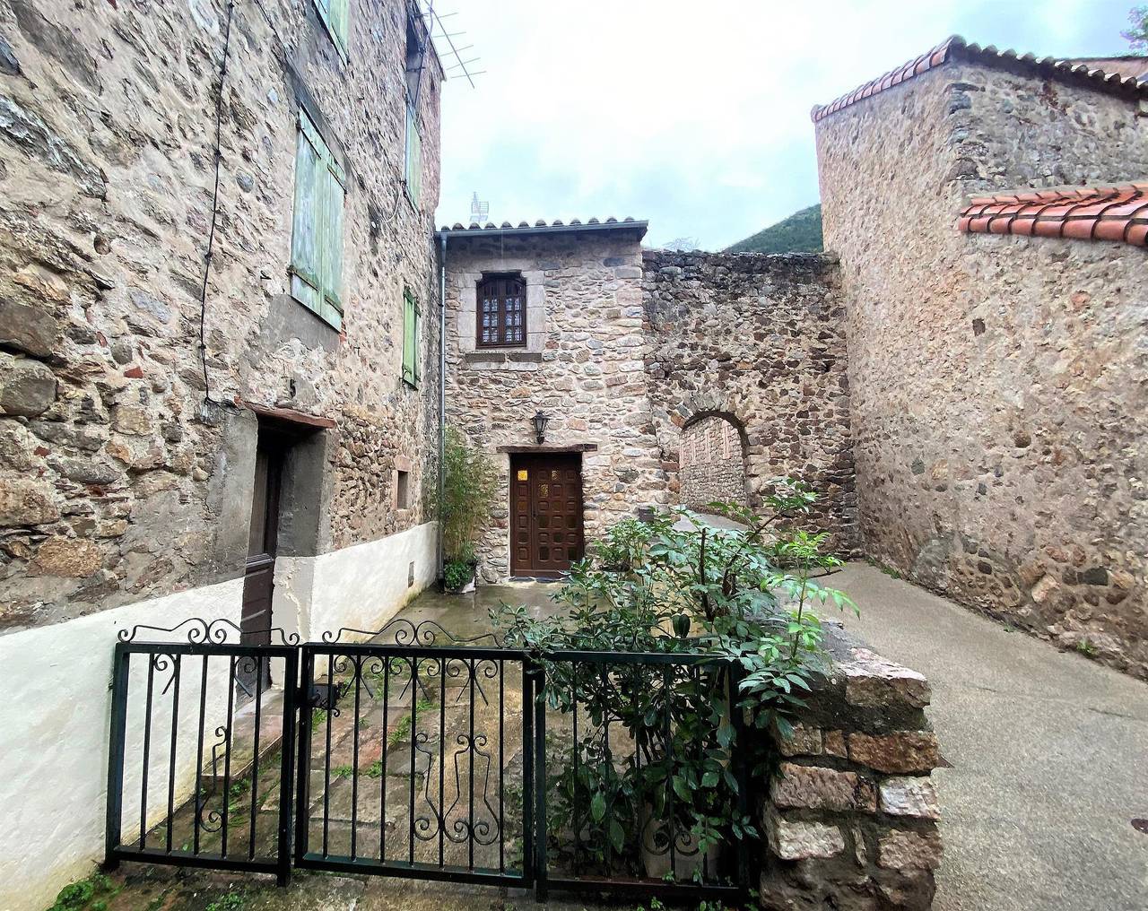 La maison des Tisserands in Villefranche-de-Conflent, Parc naturel régional des Pyrénées catalanes