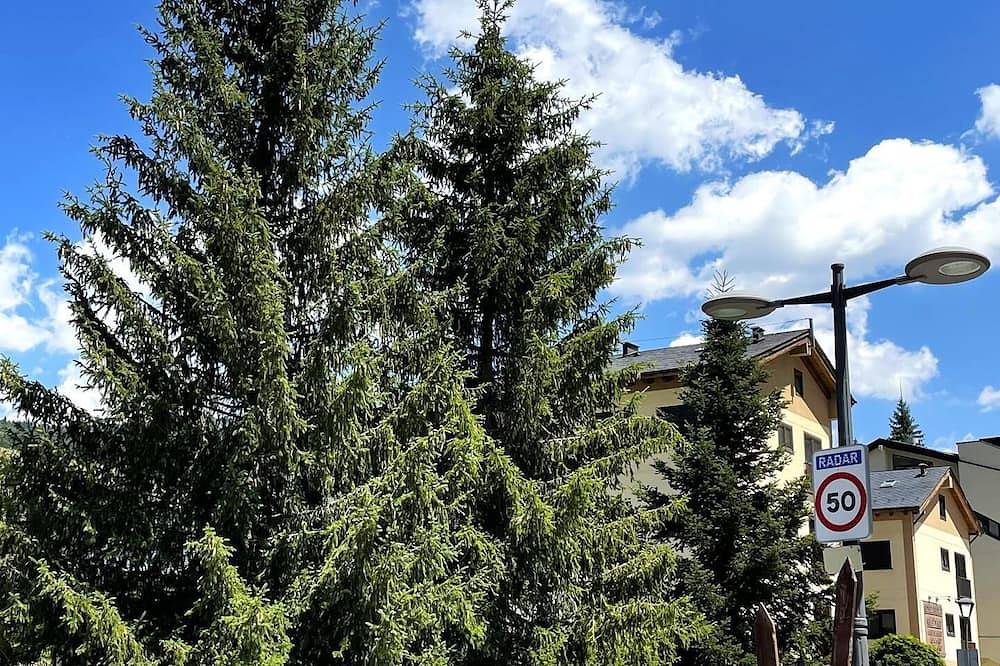 Entire apartment, La Molina V - Two Bedroom Apartment, Sleeps 5 in La Molina, Alp