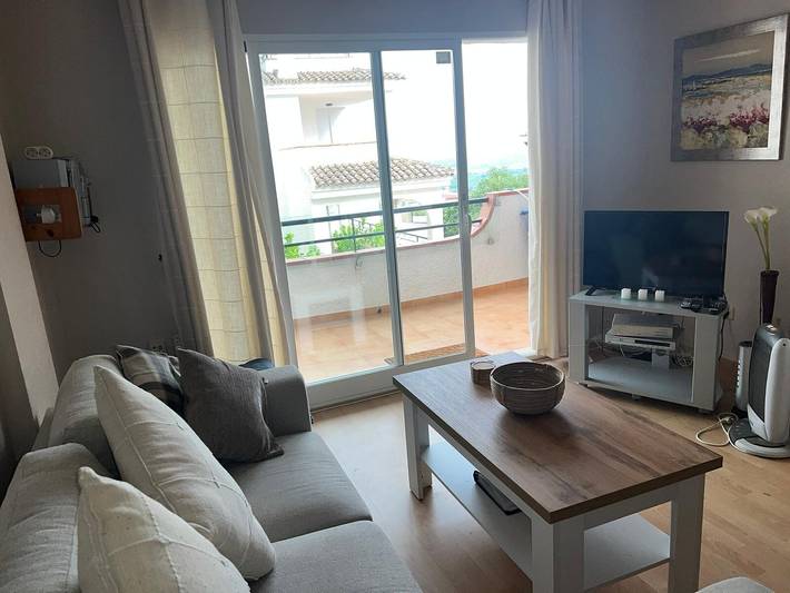 Apartamento entero, Apartamento de lujo - Vistas magníficas con vistas a la montaña y al mar, piscina compartida y balcón in Pego, Costa Blanca