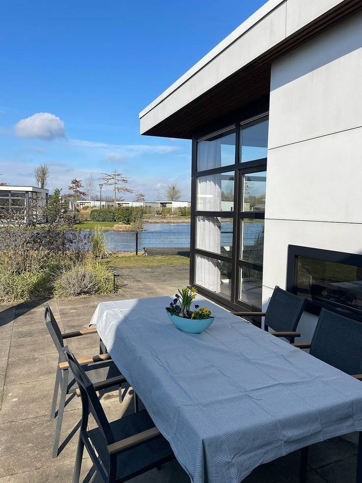 Chalet voor 4 personen, with Balkon/Terras and Terras as well as Tuin and Zwembad op de Veluwe