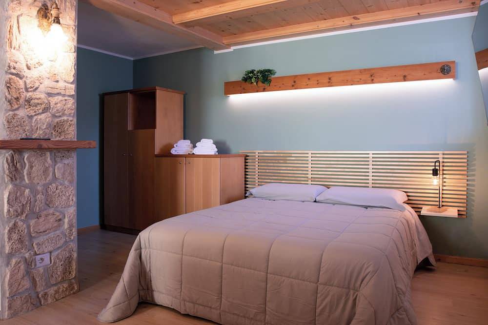 Ganze Wohnung, Cozy studio apartment in the Dolomites in Tesero, Fleimstaler Alpen