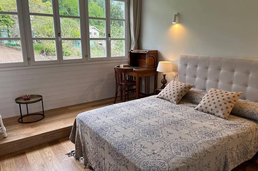 Entire apartment, Casona del Sol Atico-Apartment-Balcony-Private Bathroom in Lastres, Colunga