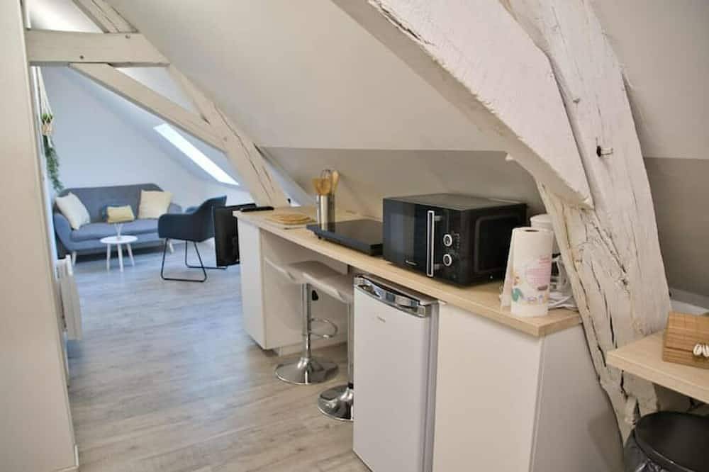 Entire apartment, Coeur Joigny \"nature zen 3\" in Joigny, Auxerre region