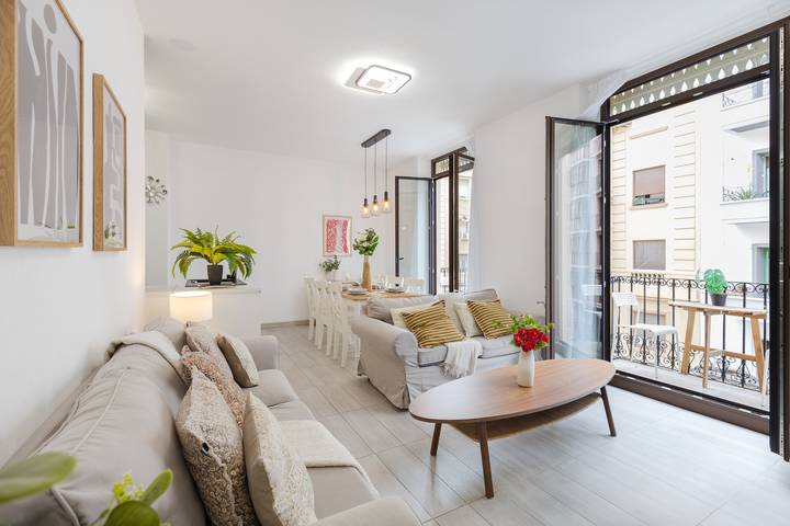 Apartment for 12 people, with terrace in Alicante