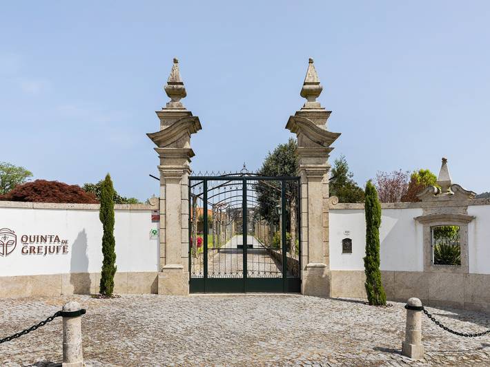 Exclusive Estate in Ponte de Lima with Heated Pool in Gandra, Viana do Castelo District