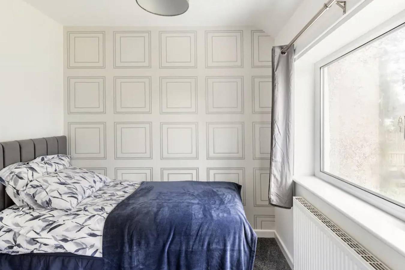 3 Bed House - Sleeps 5 - Parking - Garden - Wifi in Blackburn with Darwen