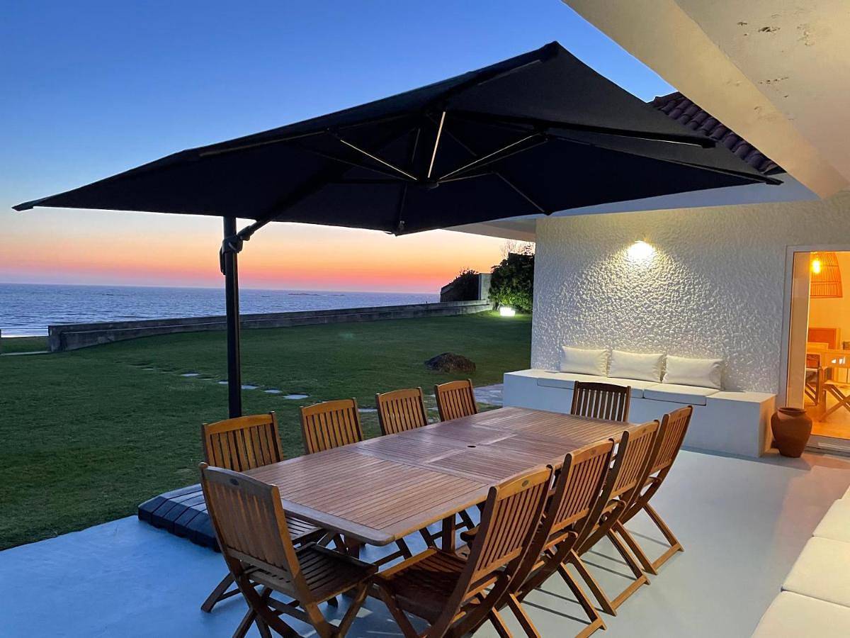 Best Beach Front Villa with Heated Pool - Sea La Vie in Fão, Ofir (Portugal)