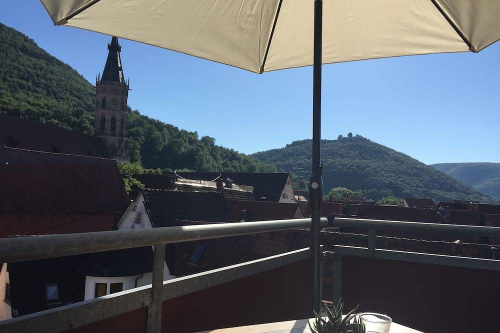 Ganze Wohnung, Fewo im Herzen der historischen Altstadt, Dachterasse zum Innenhof, Top Ausblick in Bad Urach, Albsteig Etappe 9