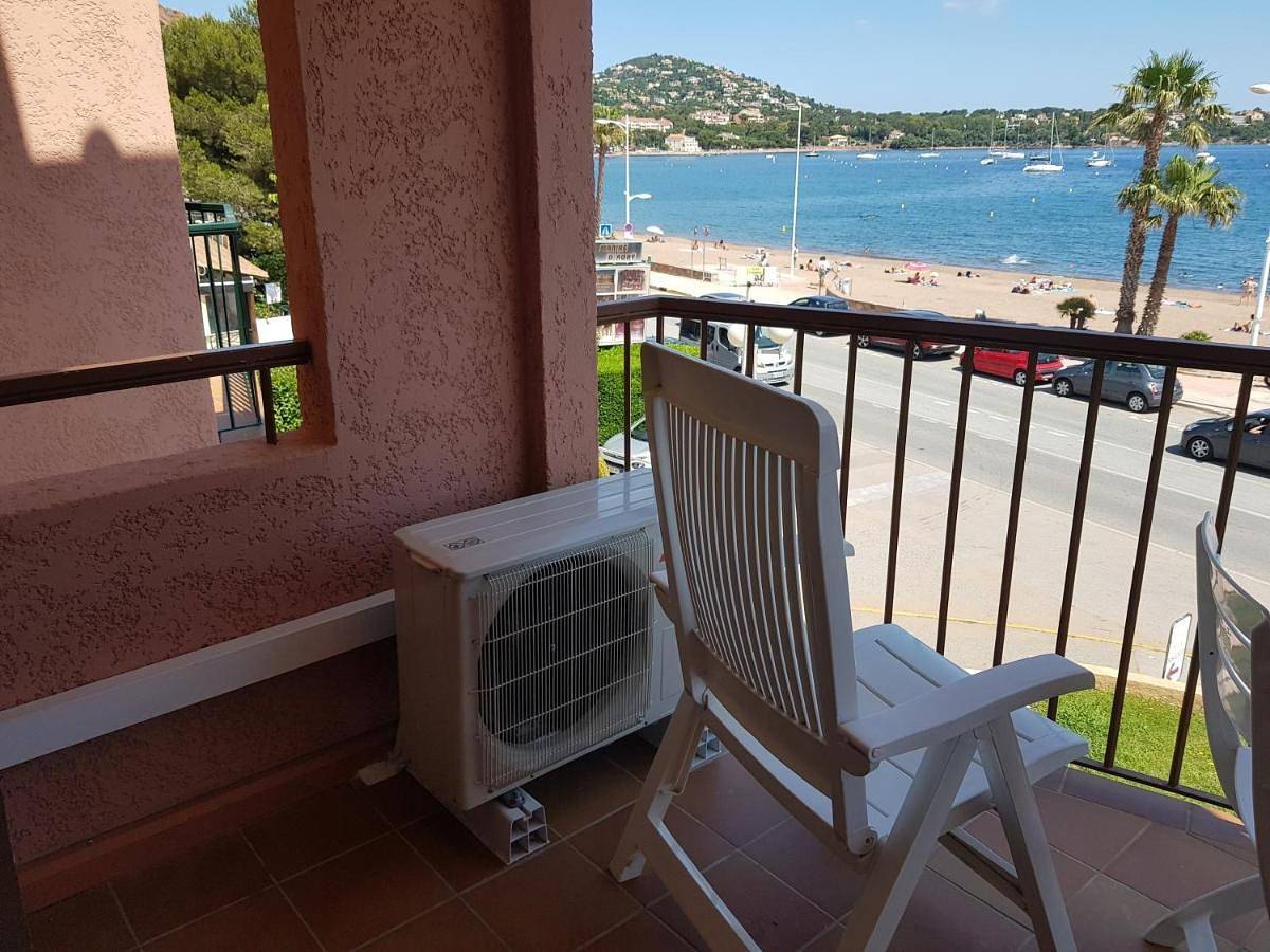 Appartement entier, Studio with Sea View in Agay, Saint-Raphaël