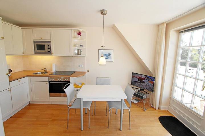 Ganze Wohnung, Geschmackvoll eingerichtetes Ferienappartement mit drei Zimmern auf zwei Etagen in Nordfriesische Inseln (Schleswig-Holstein) (Schleswig-Holstein), Wenningstedt